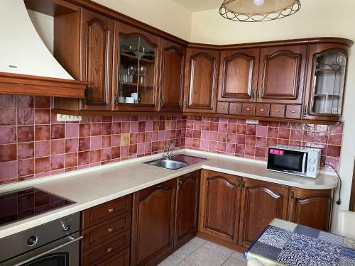 Hostal ?etnick� Stanice Hlubok�