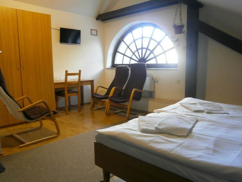 Hotel D?b�n