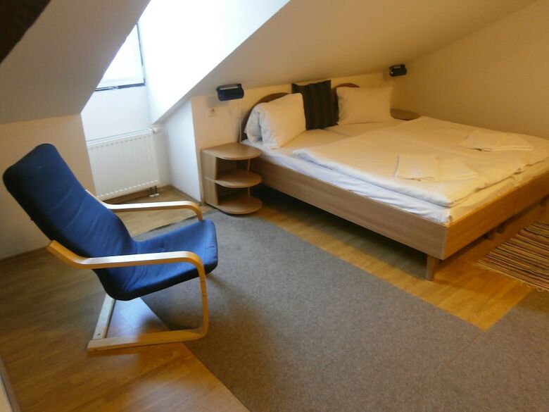 Hotel D?b�n