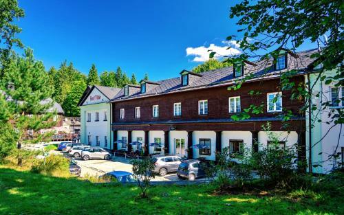 Hotel D?b�n