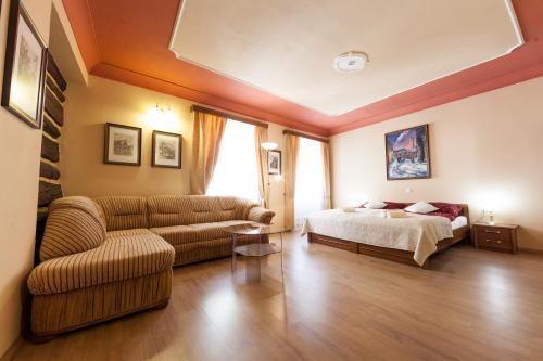 Hostal Penzion U Hr�dku