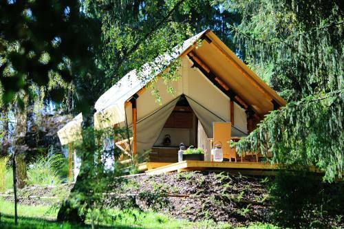 Marina & Glamping Nov� ?ivoho??