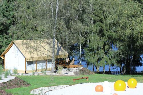 Marina & Glamping Nov� ?ivoho??