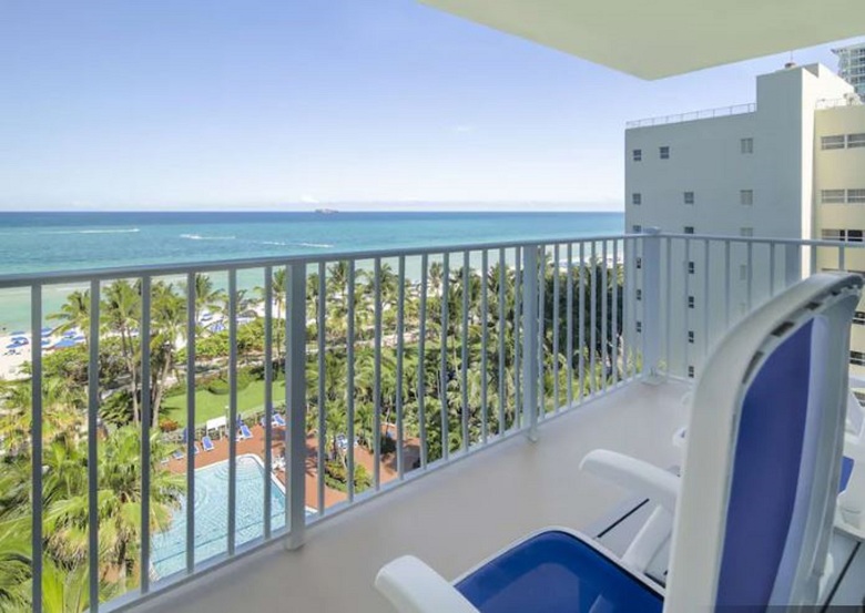 Hotel Radisson Resort Miami Beach