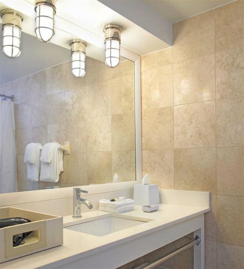 Hotel Radisson Resort Miami Beach