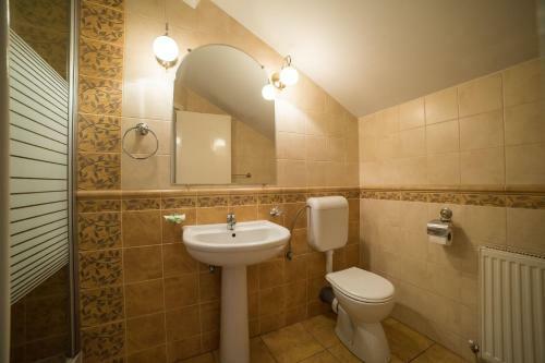 Hostal Pension Hotel Fast