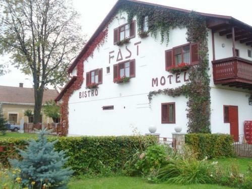 Hostal Pension Hotel Fast