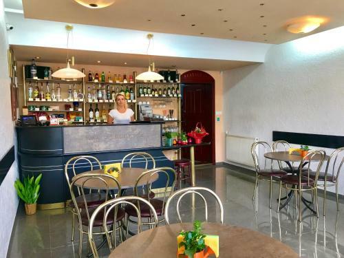 Hostal Pension Hotel Fast