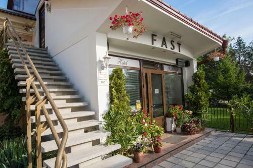 Hostal Pension Hotel Fast