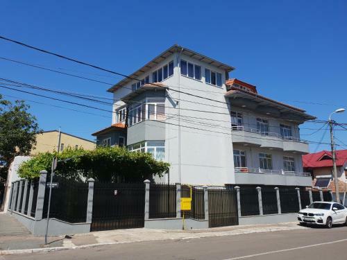 Hostal Villa George