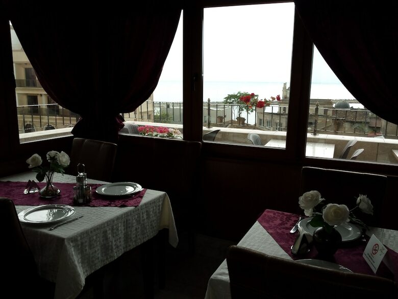 Hotel Voila