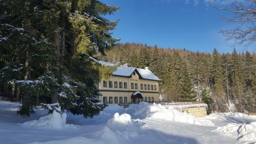 Hostal Rs Bernov Z�ti?�