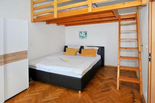 Central City Vinohrady Apartment