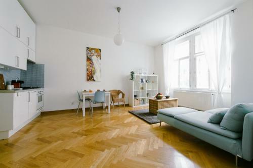 Kubel�kova Apartments