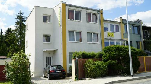Hostal Pension Fox