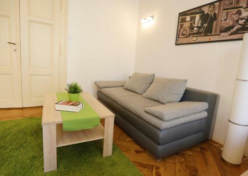 Wenceslas Square Apartments By Otsa