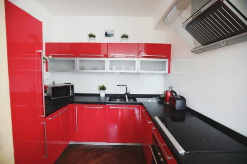 Wenceslas Square Apartments By Otsa