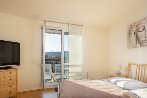 Sunny Apartment In Mod?any By Prague Days
