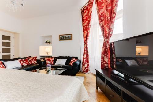 Old Town Square Royal Apartment