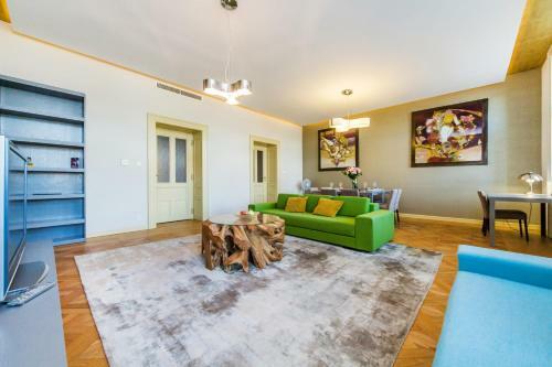 Bellevue Apartment