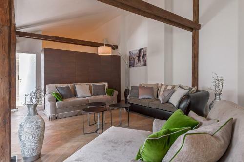 Aparthotel H7 Palace