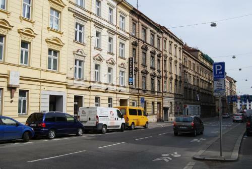 Duskova Apartments