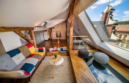 Triplex Kings Apartment In Old Town