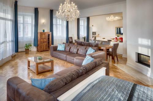 Riverview Old Town Apartment