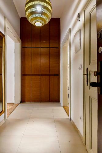 Modern Apartment 10 Minutes From Old Town!