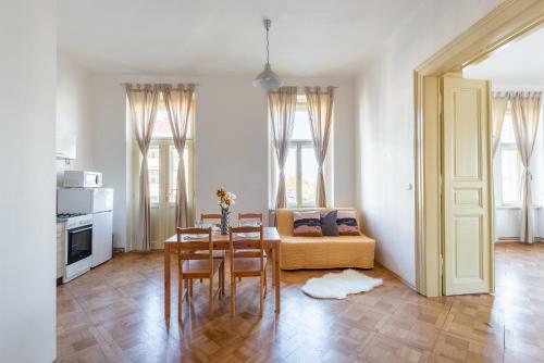 Residence Tesnov Apartment