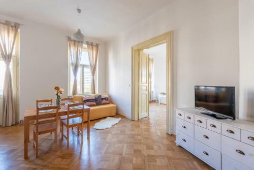 Residence Tesnov Apartment