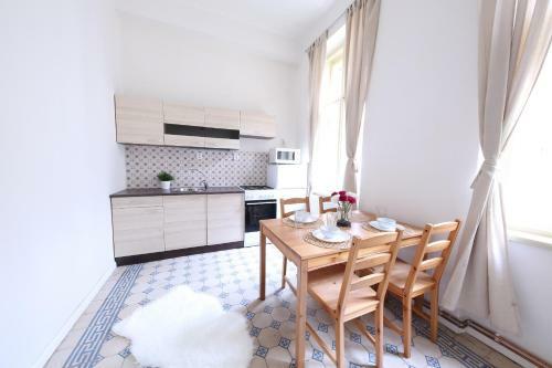 Residence Tesnov Apartment
