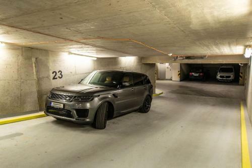 Design 3bdr Apartment In Residence, Free Parking