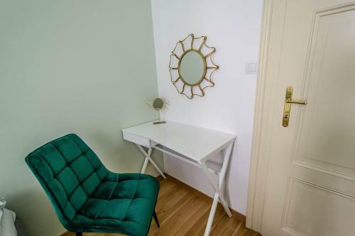 Design 3bdr Apartment In Residence, Free Parking