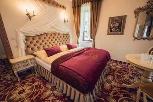 Hotel Svatoj�nsk� Dv?r