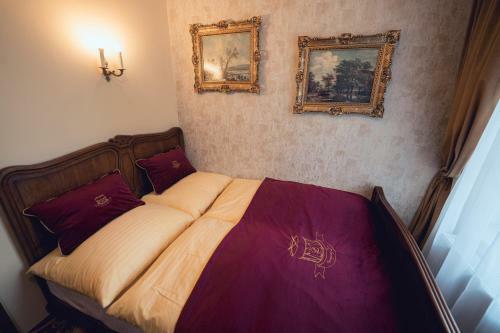 Hotel Svatoj�nsk� Dv?r