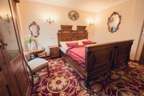 Hotel Svatoj�nsk� Dv?r