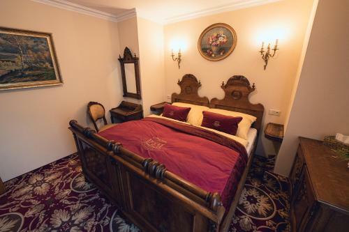 Hotel Svatoj�nsk� Dv?r