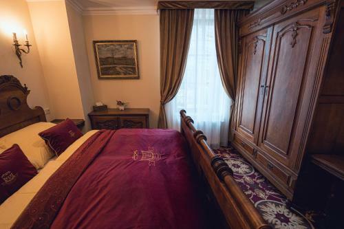 Hotel Svatoj�nsk� Dv?r