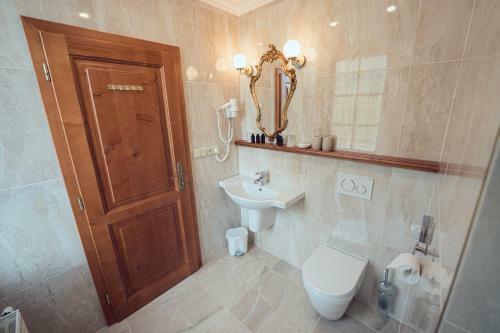 Hotel Svatoj�nsk� Dv?r