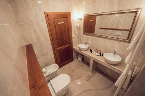 Hotel Svatoj�nsk� Dv?r