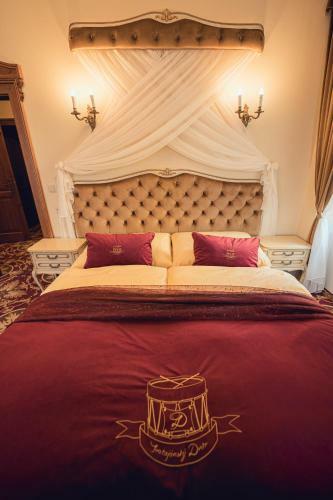 Hotel Svatoj�nsk� Dv?r