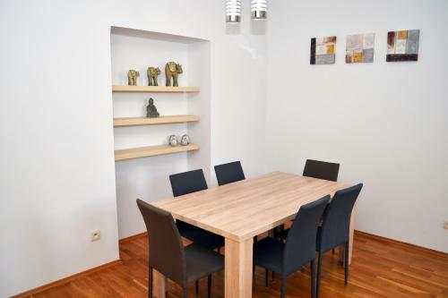 Riverside Ruterra Apartment