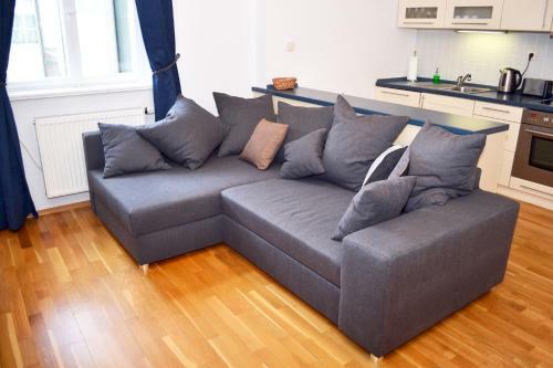 Riverside Ruterra Apartment