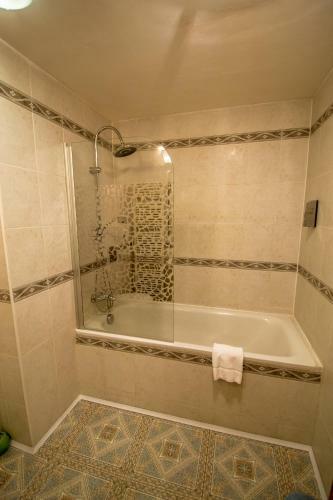 Riverside Ruterra Apartment
