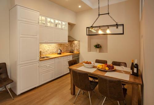 Igor And David Apartments