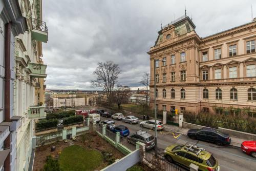 Opera Apartments