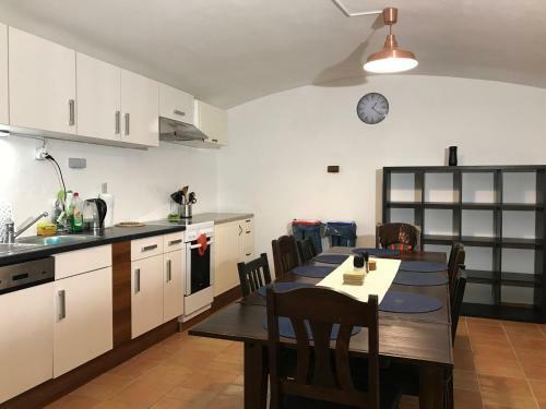 Apartamento Big Homebase With Billardtable