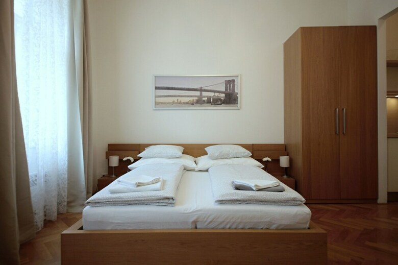 City Castle Aparthotel