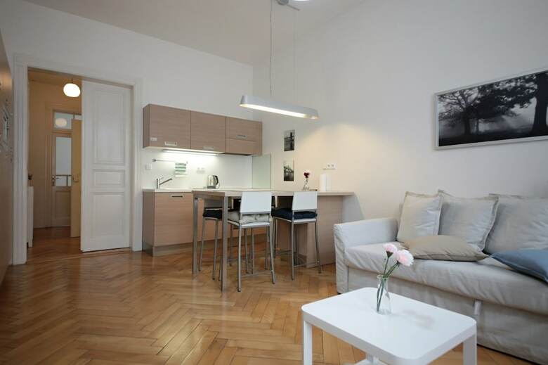 City Castle Aparthotel